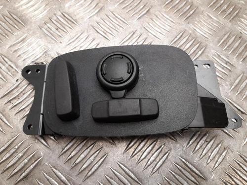 switch-land-rover-discovery-v-l462-2016-37556488 main image