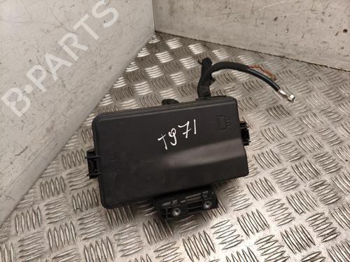 Used Fuse box Fuse box 39418813 39418813