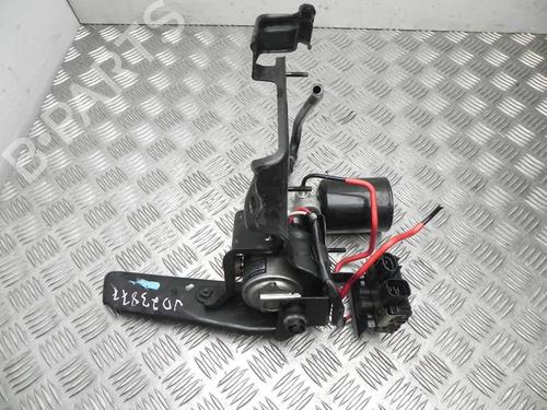 Used ABS pump ABS pump LEXUS RX (_L2_) 450h AWD (GYL25_, GYL25, GYL26) (262 hp) 33009098 33009098