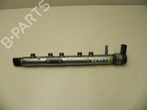 Used Injection rail BMW 3 (F30, F80) 320 d (163 hp) 28933397