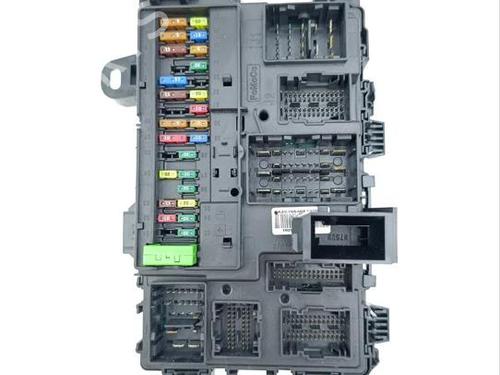 Used Fuse box Fuse box 38996968 38996968