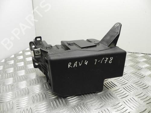 Used Fuse box Fuse box 37577641 37577641