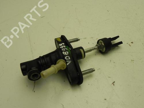 Used Clutch slave cylinder TOYOTA AVENSIS Estate (_T27_) 2.2 D-4D (ADT271_, ADT271R) (150 hp) 28932292