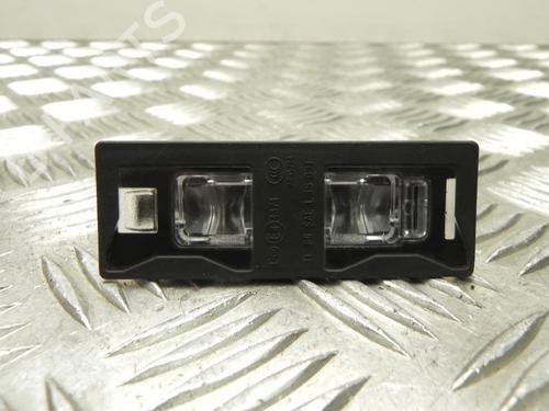 Używane Lampa oświetlenia tablicy rejestracyjnej AUDI Q2 (GAB, GAG) 1.0 TFSI (115 hp) 28929394