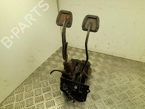 Bremsepedal Bremsepedal MERCEDES-BENZ HECKFLOSSE (W110) 200 (110.010) (83 hp) 37558881 37558881