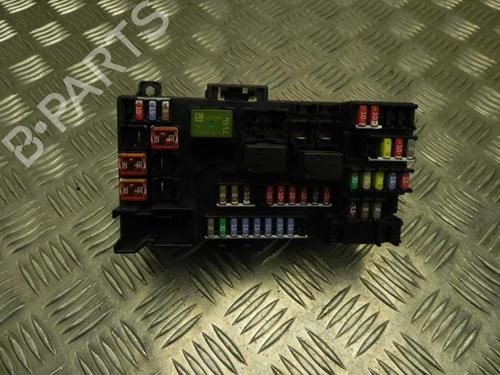 Used Fuse box Fuse box 37579308 37579308