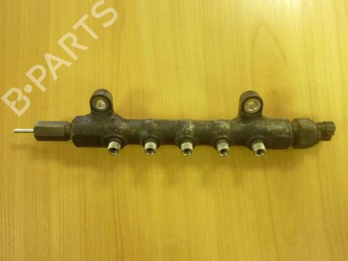Used Injection rail TOYOTA RAV 4 III (_A3_) 2.2 D 4WD (ALA30_, ALA30R) (136 hp) 28927234