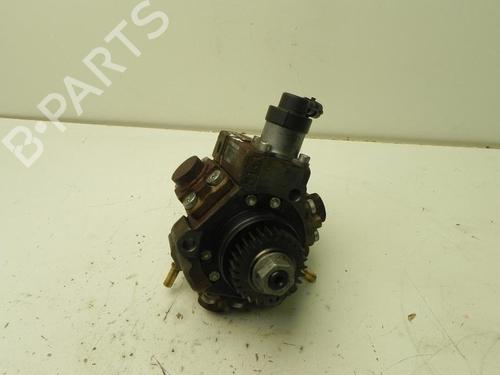 Used Fuel pump NISSAN X-TRAIL I (T30) 2.2 Di 4x4 (114 hp) 28922638