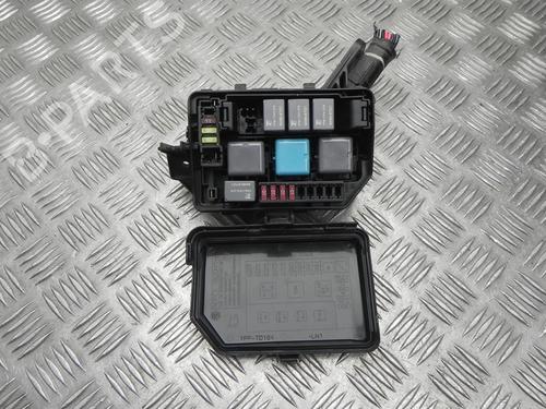 Used Fuse box TOYOTA YARIS (_P13_) 1.5 (NSP131_) (112 hp) 28948605