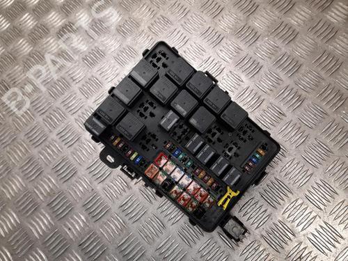 Used Fuse box Fuse box 37568146 37568146