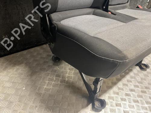 Right front seat RENAULT MASTER III Van (FV) 2.3 dCi 150 FWD (FV0F, FV03, FV09) | BP37573493C16 - Image 3