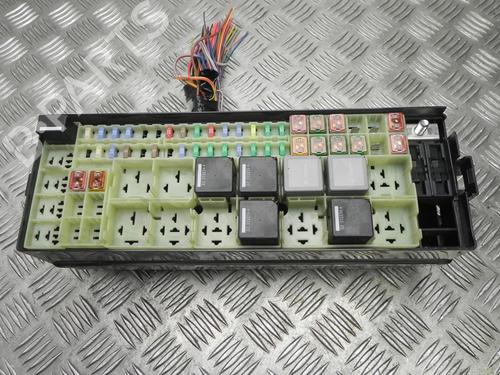 Used Fuse box LAND ROVER RANGE ROVER IV (L405) 3.0 TDV6 4x4 (258 hp) 28942120