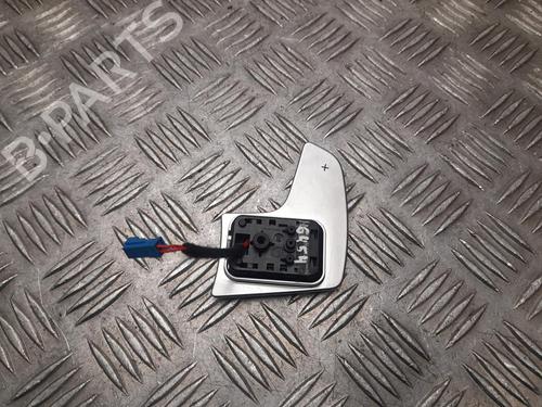 Commandes au volant Commandes au volant 37569763 37569763