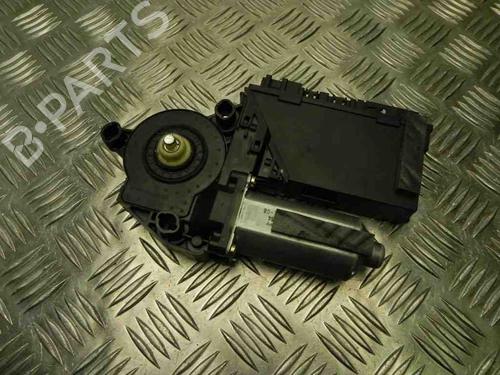 Rudehejsemotor bagstkærm højre VW PHAETON (3D1, 3D2, 3D3, 3D4, 3D6, 3D7, 3D8, 3D9) 6.0 W12 4motion (420 hp) 28947082