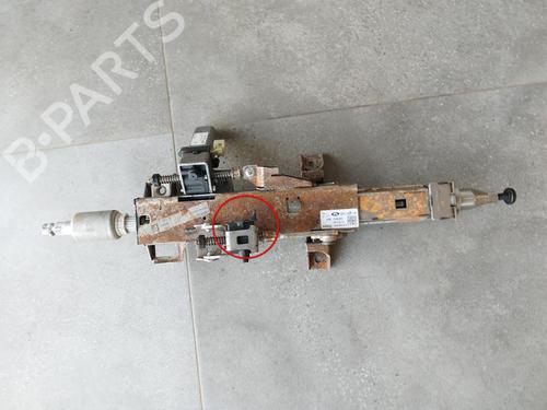 Used Steering column Steering column 39573558 39573558