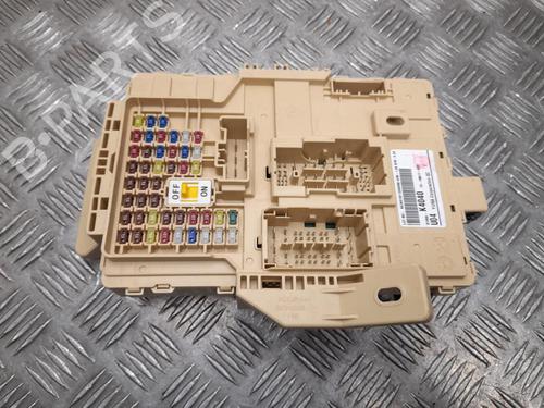 Used Fuse box Fuse box 37561555 37561555