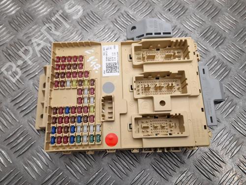 Used Fuse box Fuse box 37565411 37565411
