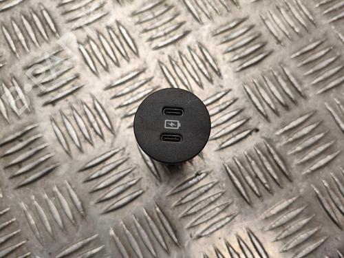 switch-ford-kuga-iii-dfk-2019-37575686 main image