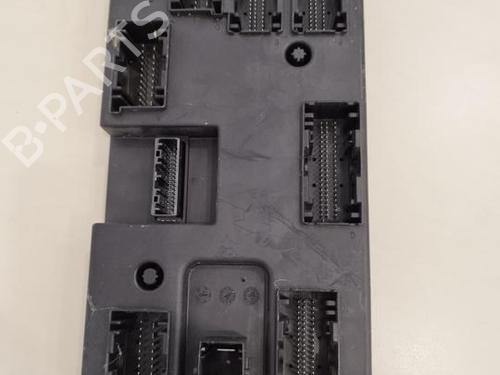 comfort-control-module-land-rover-range-rover-velar-l560-2017-38967188 main image
