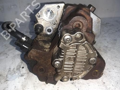 Used Fuel pump VOLVO V70 II (285) D5 (163 hp) 28914841