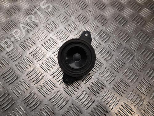speaker-lexus-ux-_aa1_-_ah1_-_ma1_-2018-37549399 main image