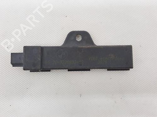 Antenne/Base BMW 5 Touring (F11) 525 d (218 hp) 28937332