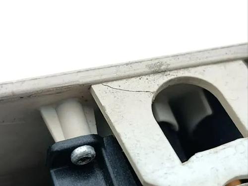 Switch MASERATI QUATTROPORTE V 4.7 S | BP33206835I30 - Image 2