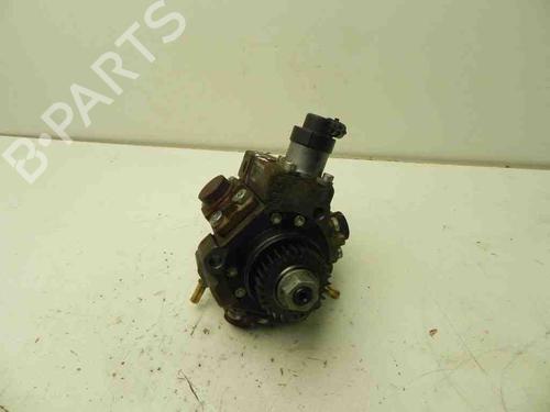 Used Fuel pump NISSAN X-TRAIL I (T30) 2.2 Di 4x4 (114 hp) 28922638