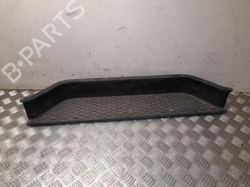 Predellino Predellino IVECO DAILY VI Van 35S18, 35C18, 40C18, 50C18, 60C18, 65C18, 70C18 (180 hp) 37572256 37572256
