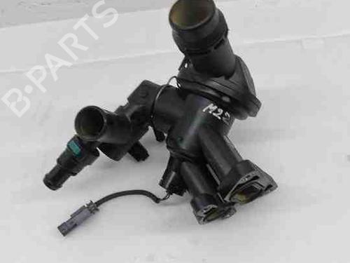 Used Thermostat housing LAND ROVER RANGE ROVER VELAR (L560) 2.0 P250 Si4 4x4 (250 hp) 28917805