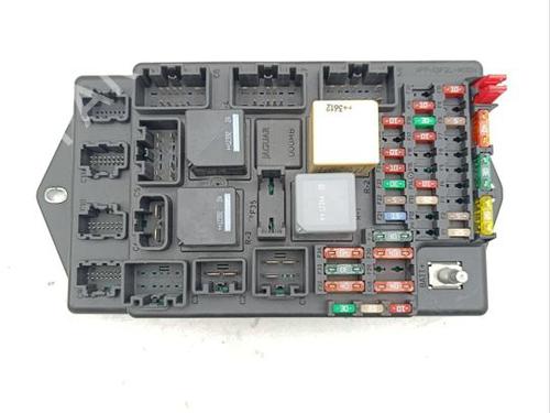 Used Fuse box Fuse box 39455424 39455424