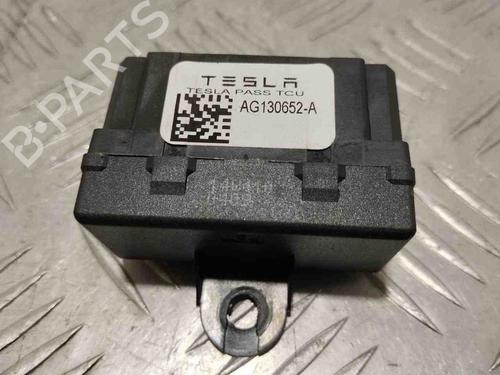 Used Electronic sensor TESLA MODEL S (5YJS) P85 (421 hp) 28913131