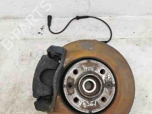 Used Left front steering knuckle RENAULT CAPTUR I (J5_, H5_) 0.9 TCe 90 (90 hp) 28927895