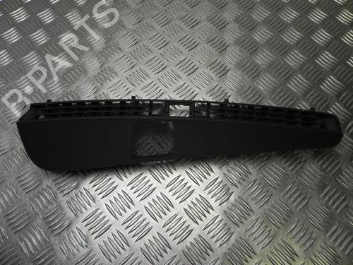 Used Grille Grille 37577690 37577690