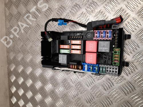 Used Fuse box Fuse box 37552892 37552892