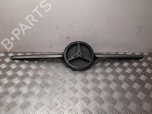 Used Grille MERCEDES-BENZ CLA Coupe (C117) CLA 250 4-matic (117.346) (211 hp) 28934824
