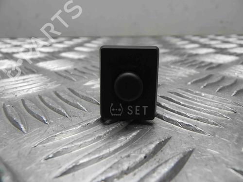 Used Switch TOYOTA YARIS (_P13_) 1.5 (NSP131_) (112 hp) 28944808