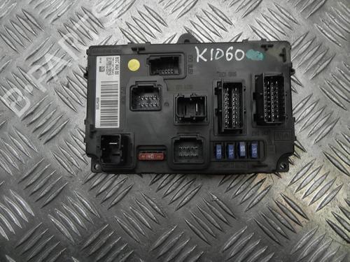 Used Fuse box Fuse box 37581139 37581139