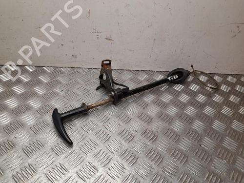 Leva freno a mano Leva freno a mano MERCEDES-BENZ HECKFLOSSE (W110) 200 (110.010) (83 hp) 37558291 37558291