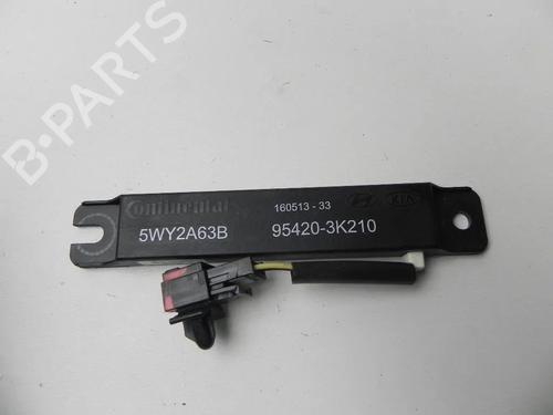 Used Antenna/Base Antenna/Base KIA SPORTAGE III (SL) 2.0 CRDi AWD (184 hp) 28932693 28932693