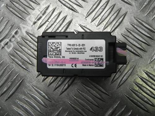 Used Electronic module Electronic module TESLA MODEL S (5YJS) 70D AWD (334 hp) 28924795 28924795