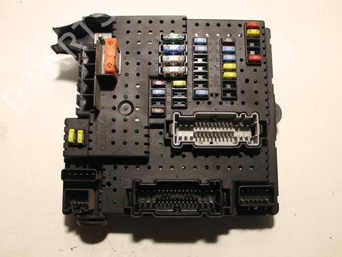 Used Fuse box Fuse box 38966046 38966046
