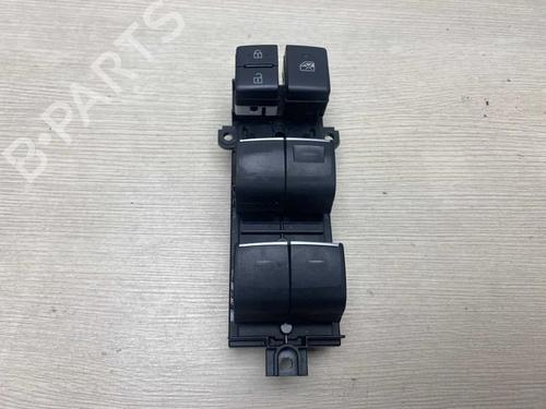 Used Left front window switch TOYOTA C-HR (_X1_) 1.8 Hybrid (ZYX10_, ZYX11_, ZYX10R, ZYX11R) (122 hp) 32421199