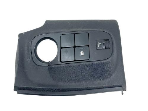 Used Switch CITROËN C3 III (SX) 1.2 THP 110 (SXHNPS, SXHNZT, SXHNZ6) (110 hp) 28924896