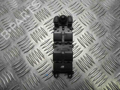 Used Left front window switch JAGUAR XF SPORTBRAKE (X250) 2.2 D (200 hp) 28946939