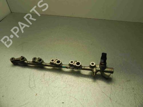 Used Injection rail TOYOTA AURIS (_E18_) 1.2 (NRE185_, NRE185R) (116 hp) 28923343