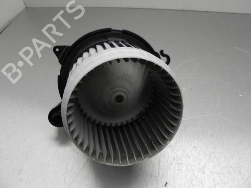 Used Heater blower motor DACIA SANDERO II 1.5 dCi 75 / Blue dCi 75 (B8JW, B8M4, B8AH, B8M7, B8M6) (75 hp) 28946510