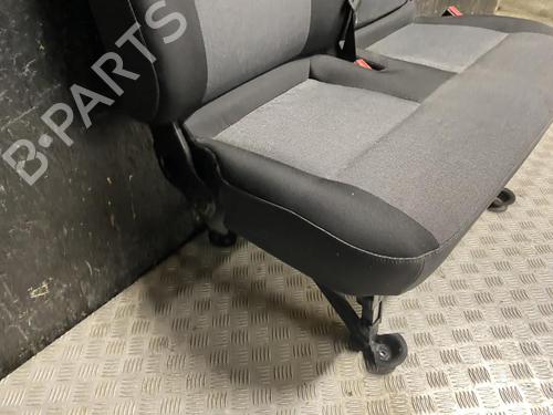 Right front seat RENAULT MASTER III Van (FV) 2.3 dCi 150 FWD (FV0F, FV03, FV09) | BP39181225C16 - Image 4