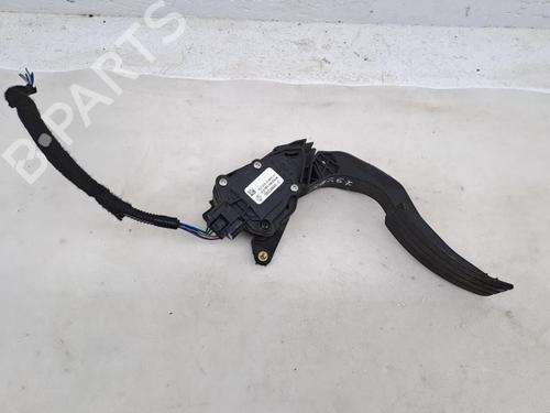 Pedal RENAULT CAPTUR I (J5_, H5_) 0.9 TCe 90 (90 hp) 28929862