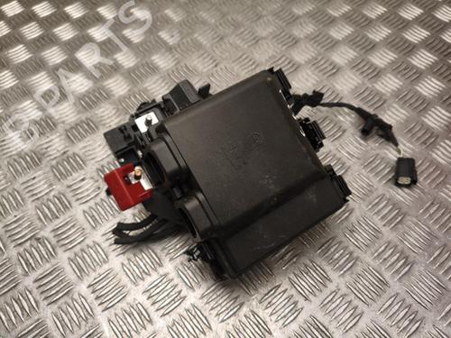 Used Fuse box Fuse box 37575695 37575695